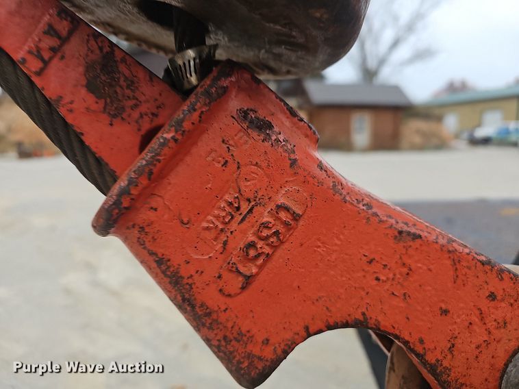 image for item NP9124 1986 Ford B7000  crane truck