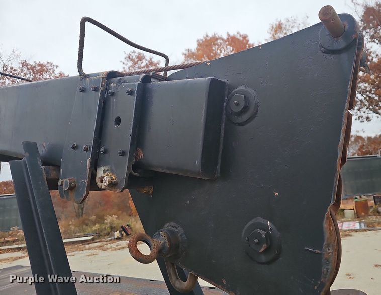 image for item NP9124 1986 Ford B7000  crane truck