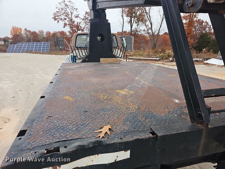 image for item NP9124 1986 Ford B7000  crane truck