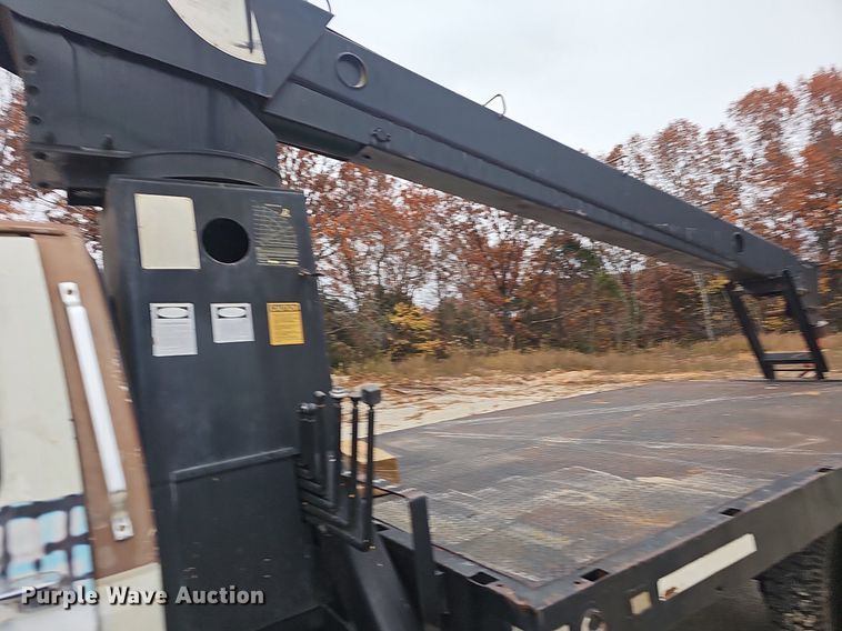 image for item NP9124 1986 Ford B7000  crane truck