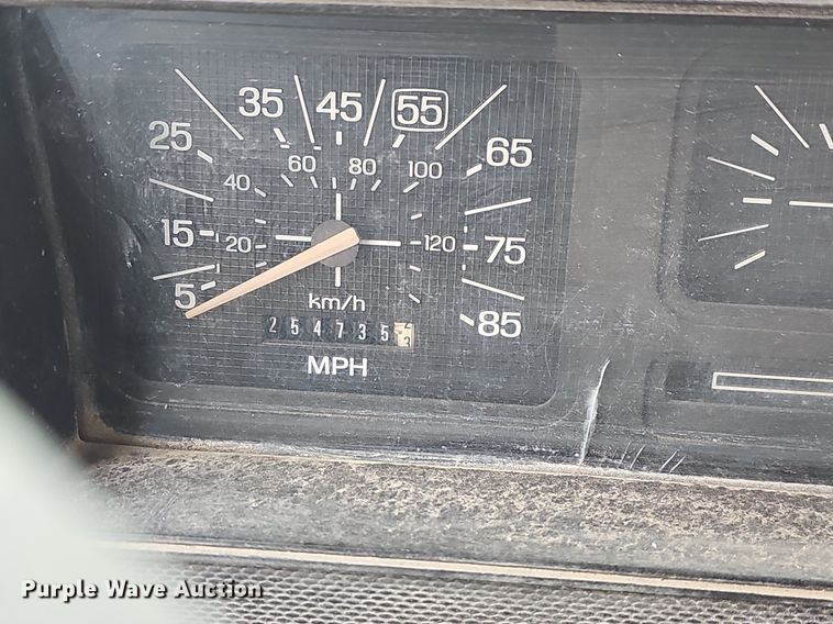 image for item NP9124 1986 Ford B7000  crane truck