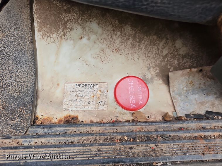 image for item NP9124 1986 Ford B7000  crane truck