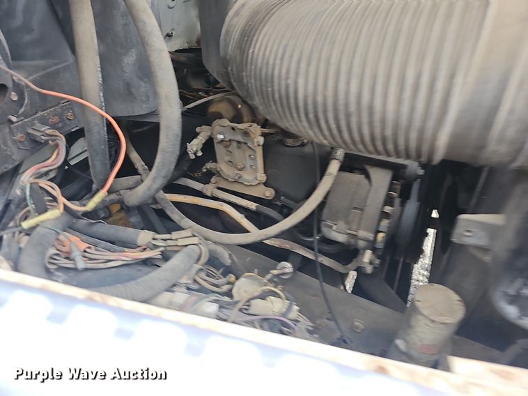 image for item NP9124 1986 Ford B7000  crane truck