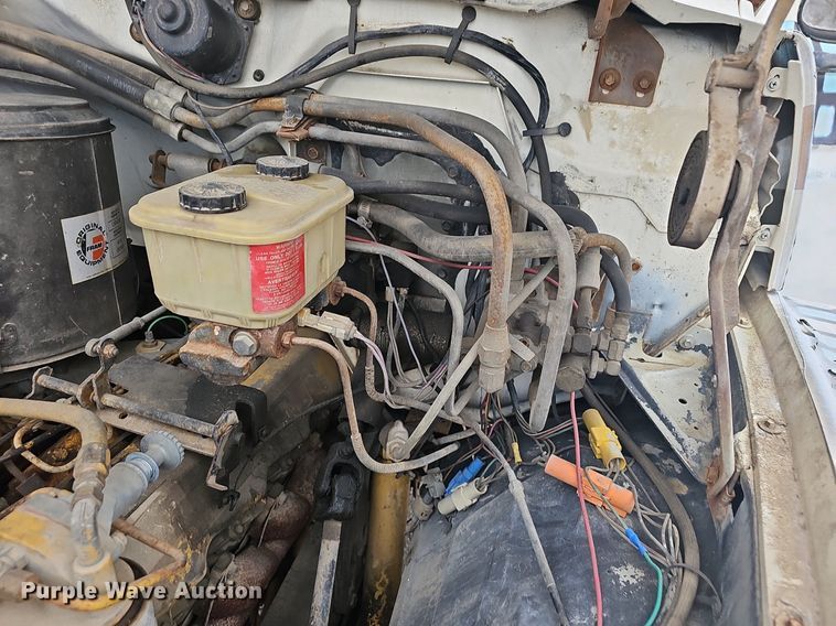 image for item NP9124 1986 Ford B7000  crane truck