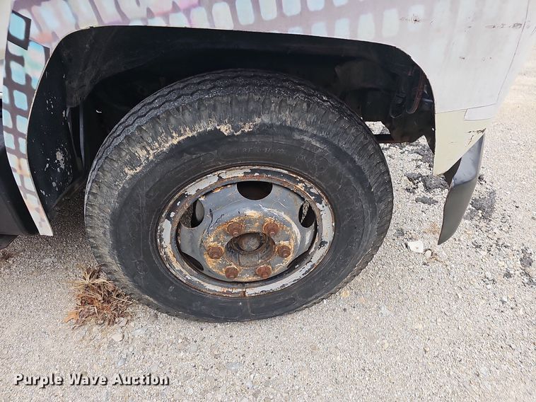 image for item NP9124 1986 Ford B7000  crane truck