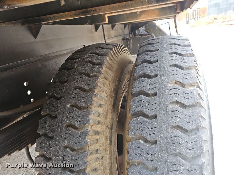 image for item NP9124 1986 Ford B7000  crane truck