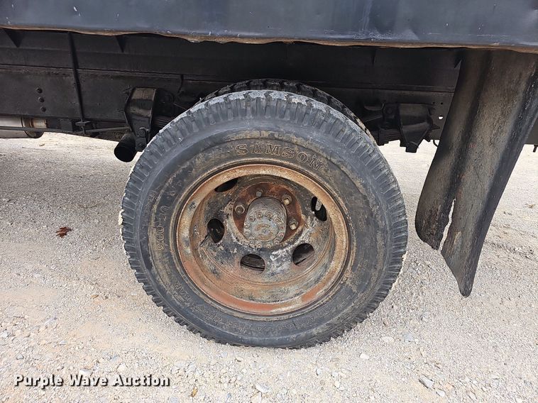 image for item NP9124 1986 Ford B7000  crane truck