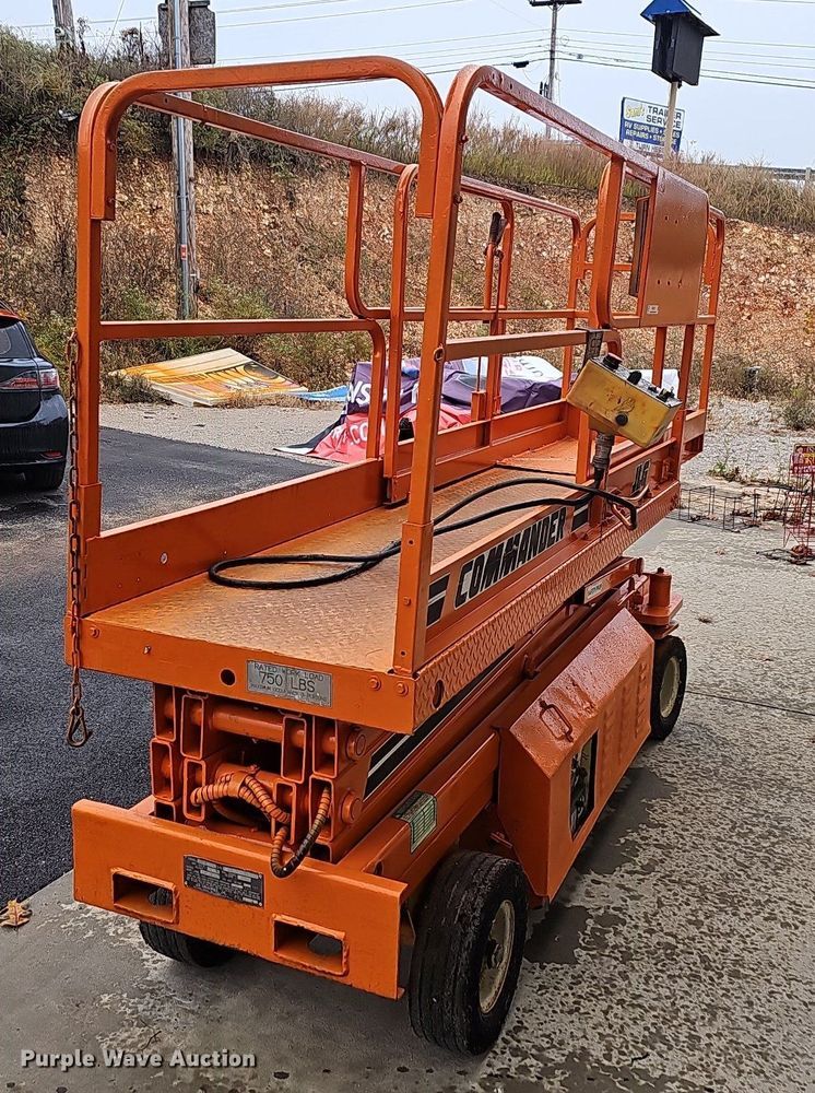 image for item NP9125 1993 JLG CM2033  scissor lift