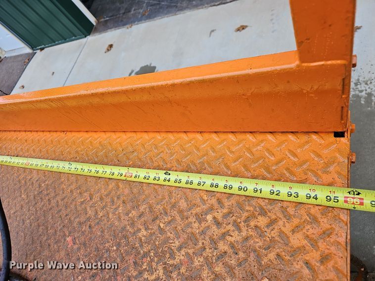 image for item NP9125 1993 JLG CM2033  scissor lift