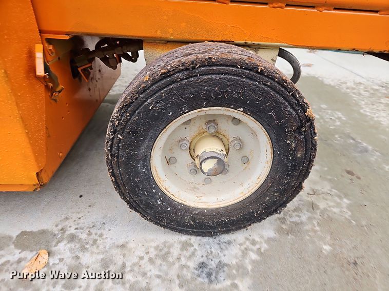 image for item NP9125 1993 JLG CM2033  scissor lift