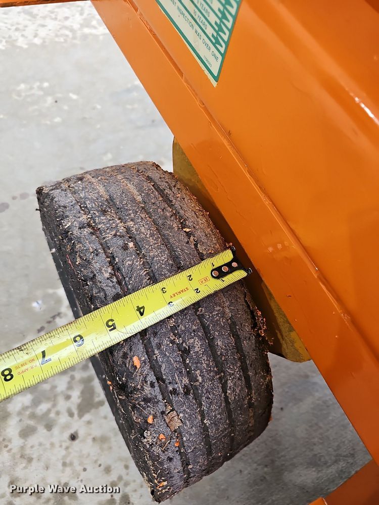 image for item NP9125 1993 JLG CM2033  scissor lift