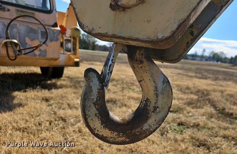 image for item NP9136 Loraine LRT-110  crane