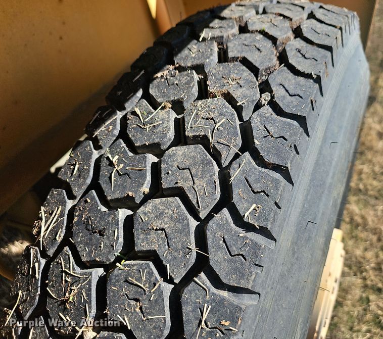 image for item NP9136 Loraine LRT-110  crane