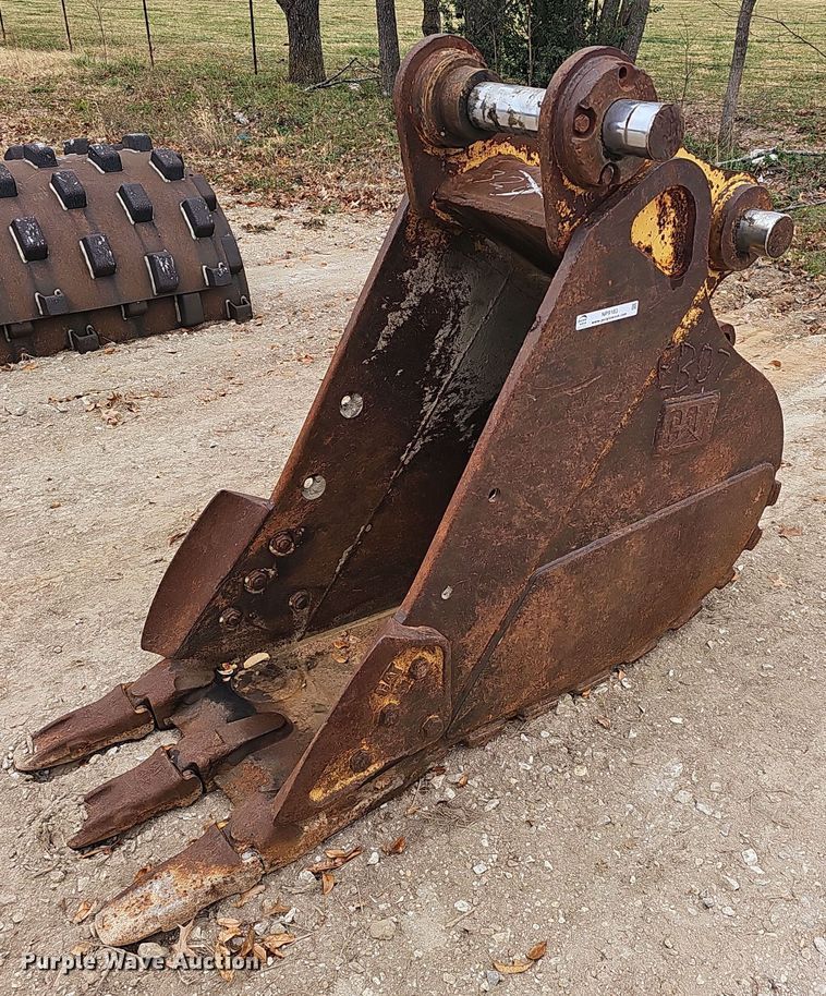 image for item NP9183 Caterpillar 320C  excavator bucket