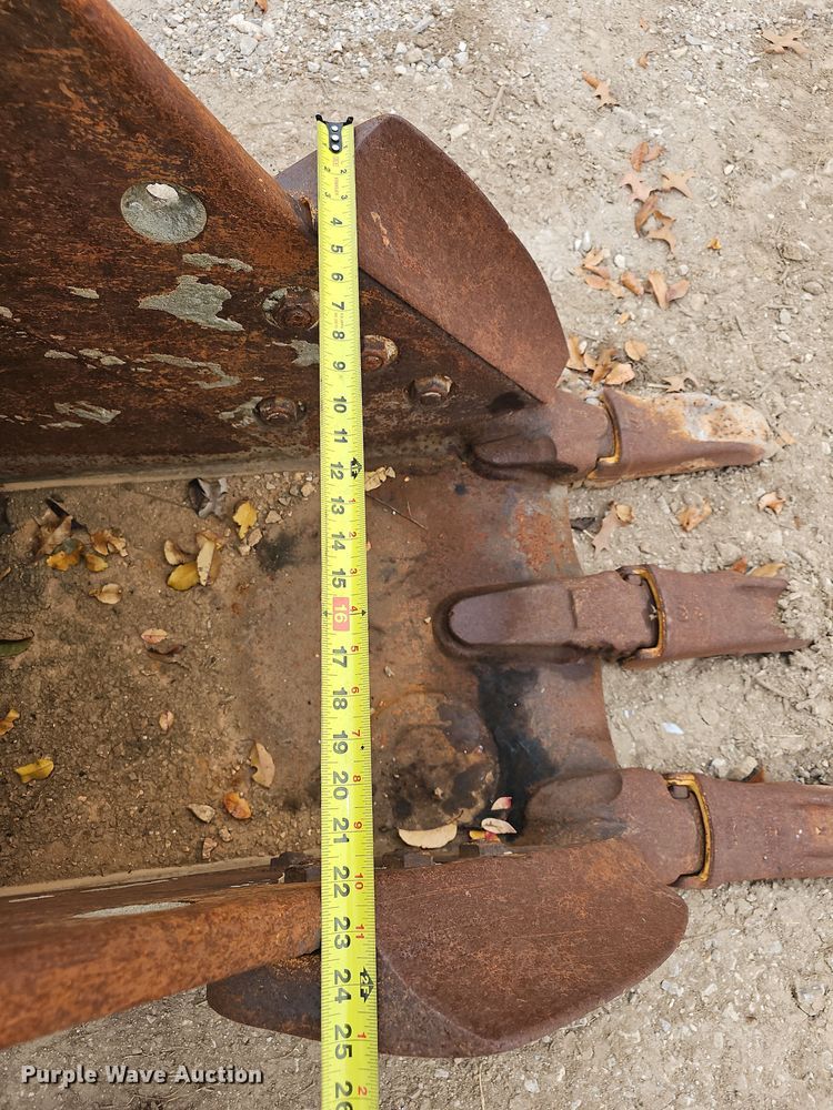 image for item NP9183 Caterpillar 320C  excavator bucket