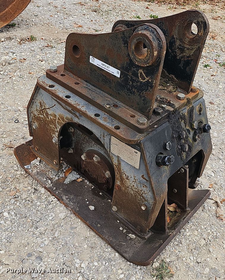 image for item NP9187 Caterpillar 416  plate compactor
