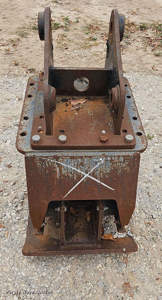 image for item NP9187 Caterpillar 416  plate compactor