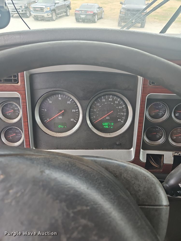 image for item NP9190 2007 Kenworth T800  dump truck