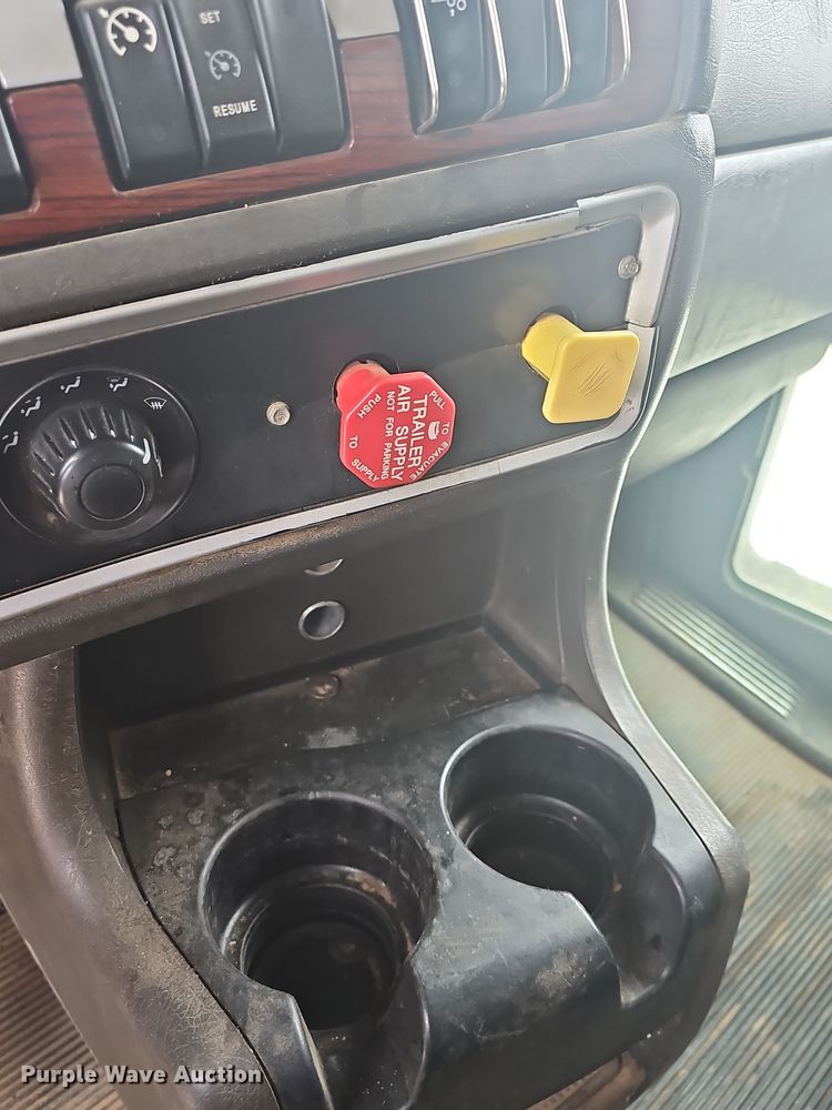 image for item NP9190 2007 Kenworth T800  dump truck