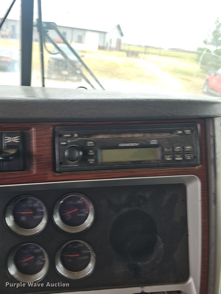 image for item NP9190 2007 Kenworth T800  dump truck