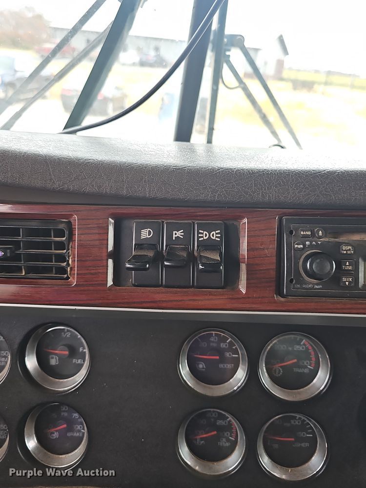 image for item NP9190 2007 Kenworth T800  dump truck