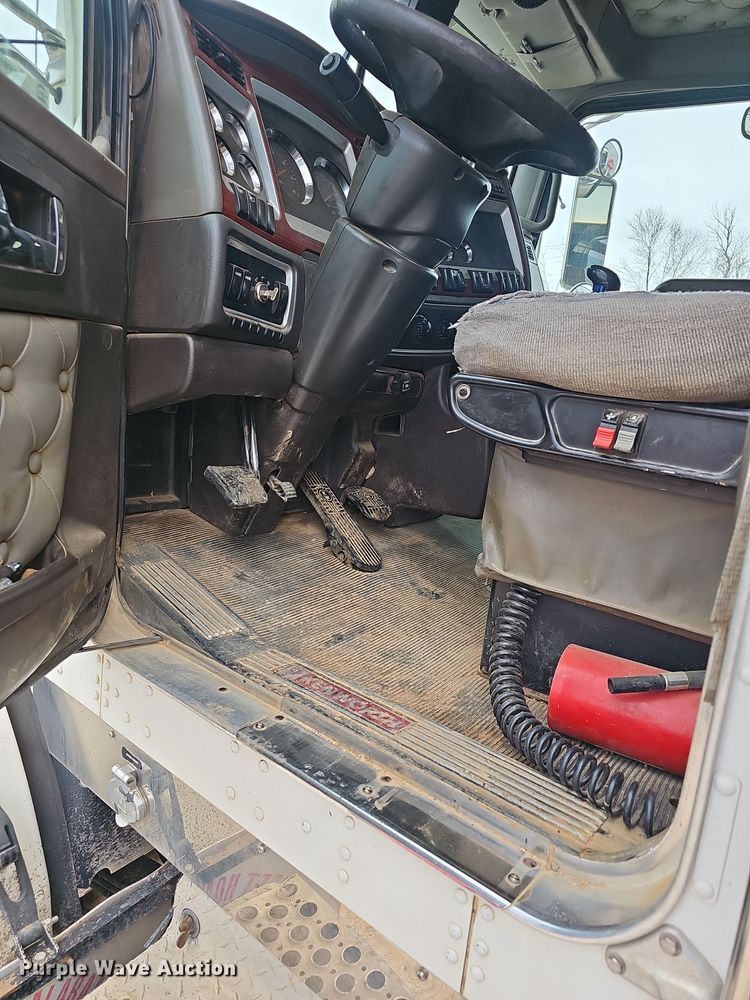 image for item NP9190 2007 Kenworth T800  dump truck