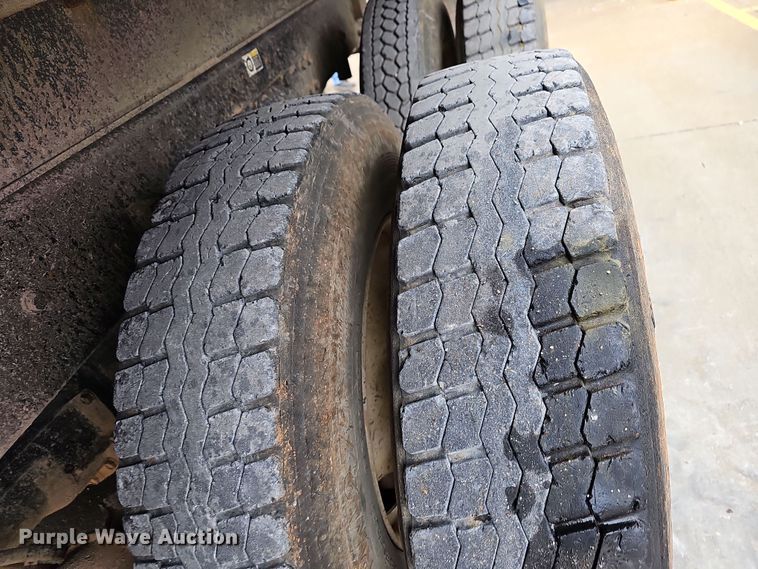 image for item NP9190 2007 Kenworth T800  dump truck