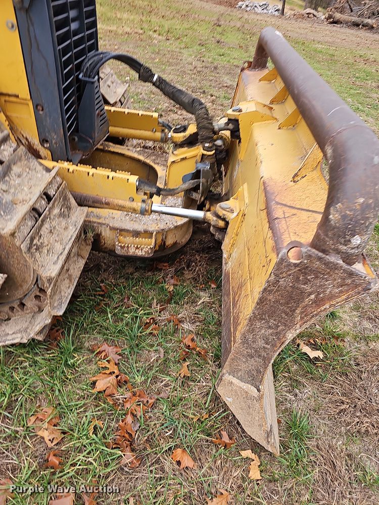 image for item NP9191 2007 John Deere 650J  dozer