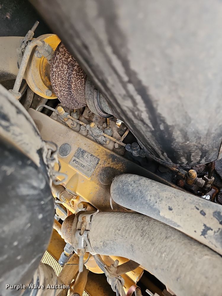 image for item NP9191 2007 John Deere 650J  dozer