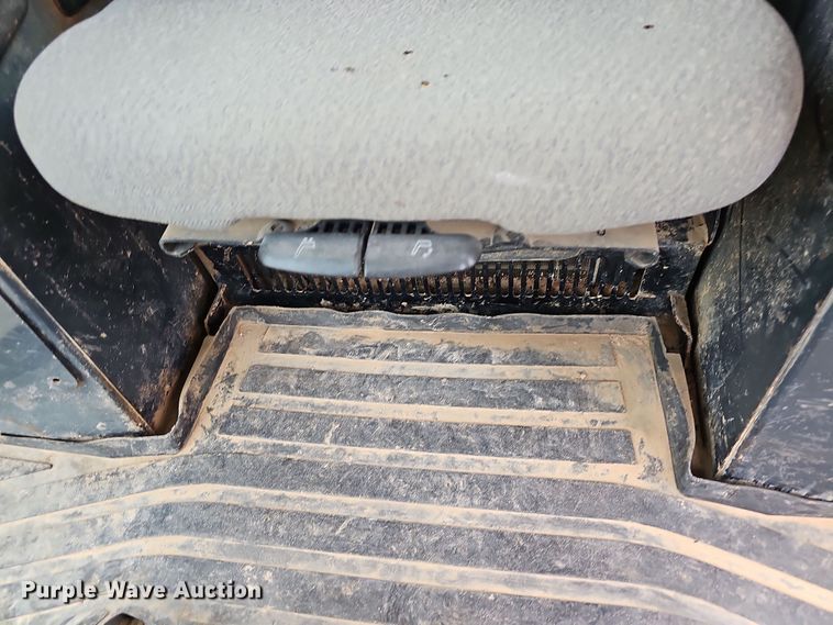 image for item NP9191 2007 John Deere 650J  dozer