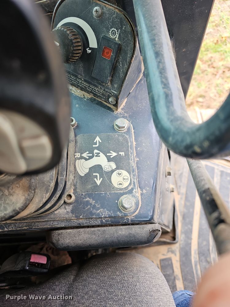 image for item NP9191 2007 John Deere 650J  dozer