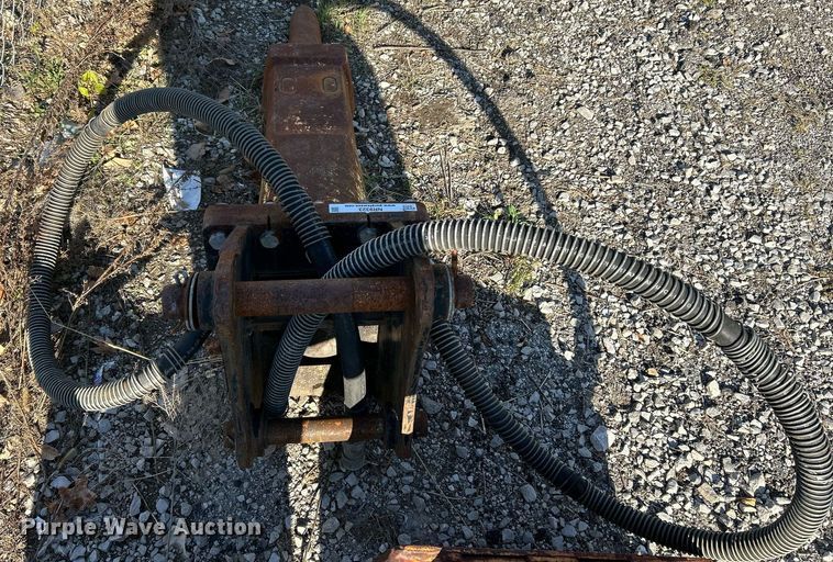 image for item NR9323 2000 Atlas Copco SB552  backhoe breaker