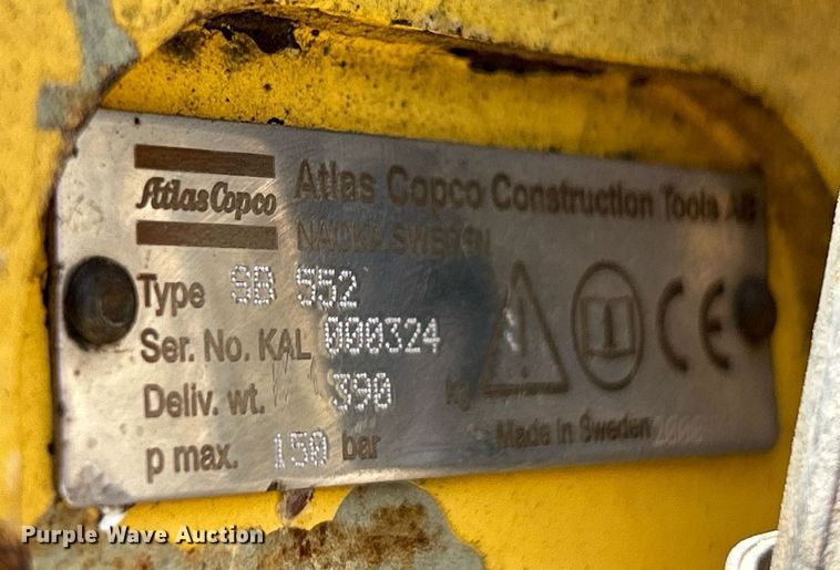 image for item NR9323 2000 Atlas Copco SB552  backhoe breaker