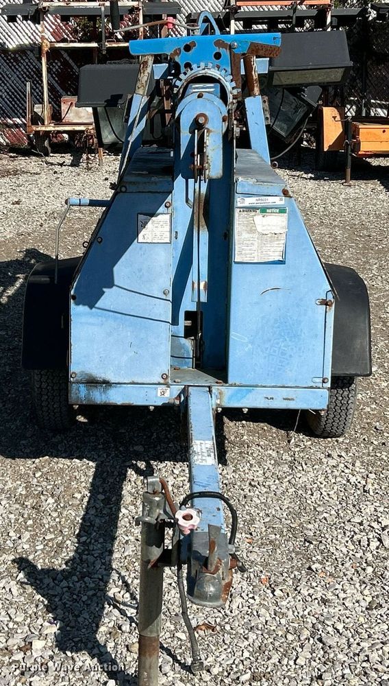 image for item NR9331 2009 Genie TML-4000N  light plant