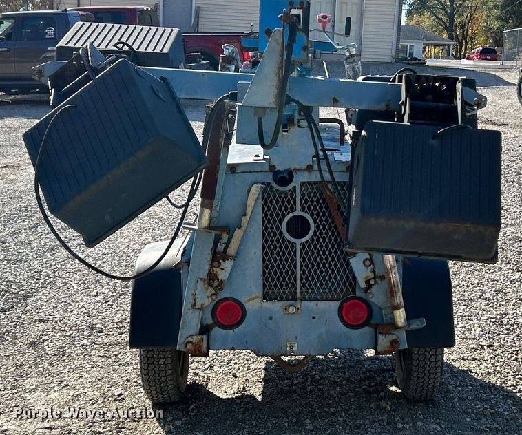 image for item NR9331 2009 Genie TML-4000N  light plant