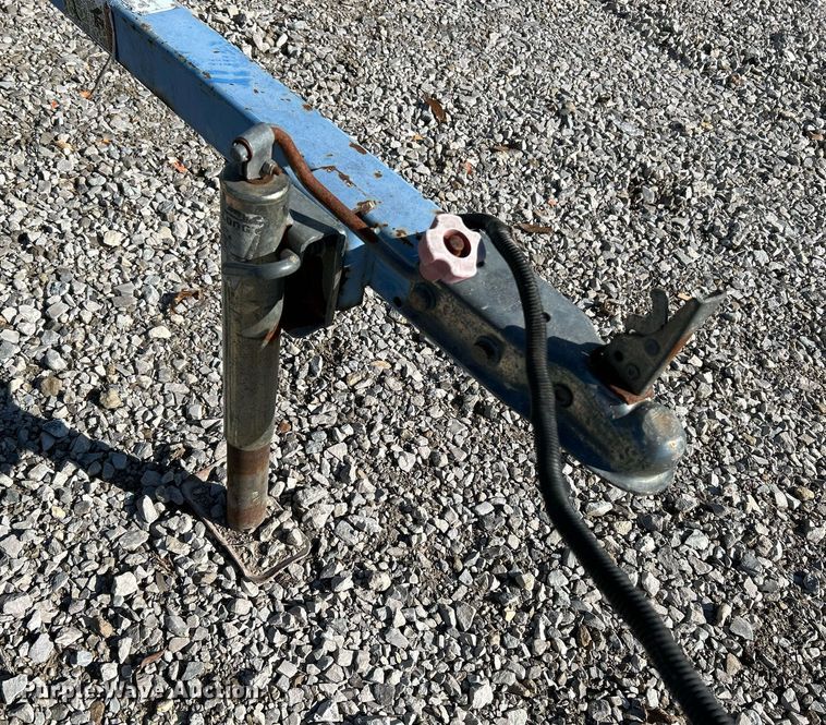 image for item NR9331 2009 Genie TML-4000N  light plant