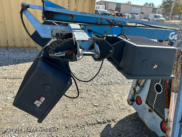 image for item NR9331 2009 Genie TML-4000N  light plant