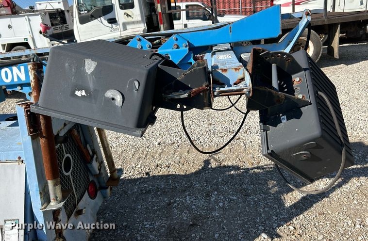 image for item NR9331 2009 Genie TML-4000N  light plant