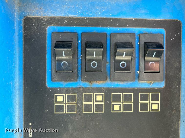 image for item NR9331 2009 Genie TML-4000N  light plant