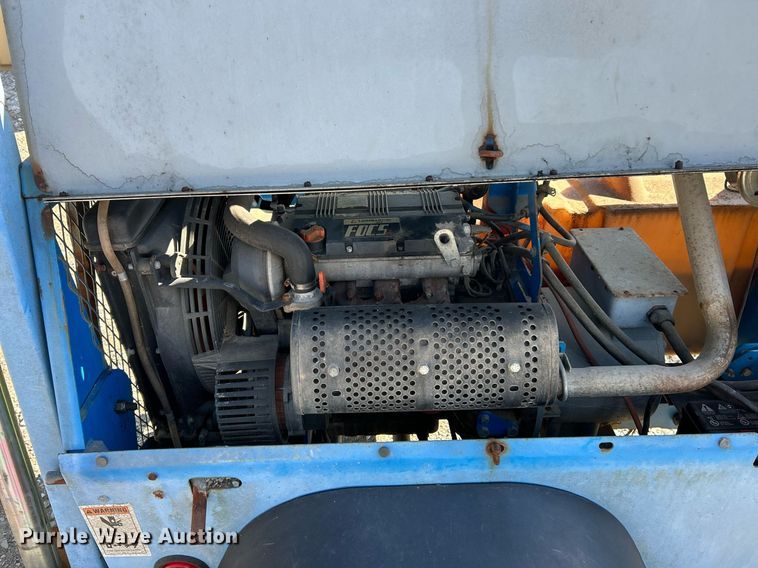 image for item NR9331 2009 Genie TML-4000N  light plant