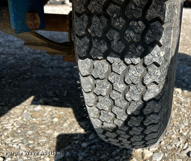 image for item NR9331 2009 Genie TML-4000N  light plant