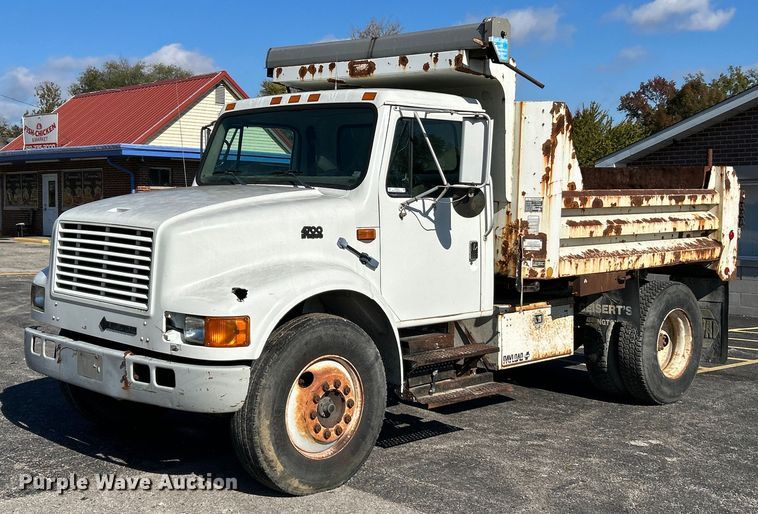 image for item NR9333 1996 International 4700  dump truck