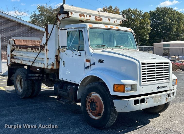 image for item NR9333 1996 International 4700  dump truck