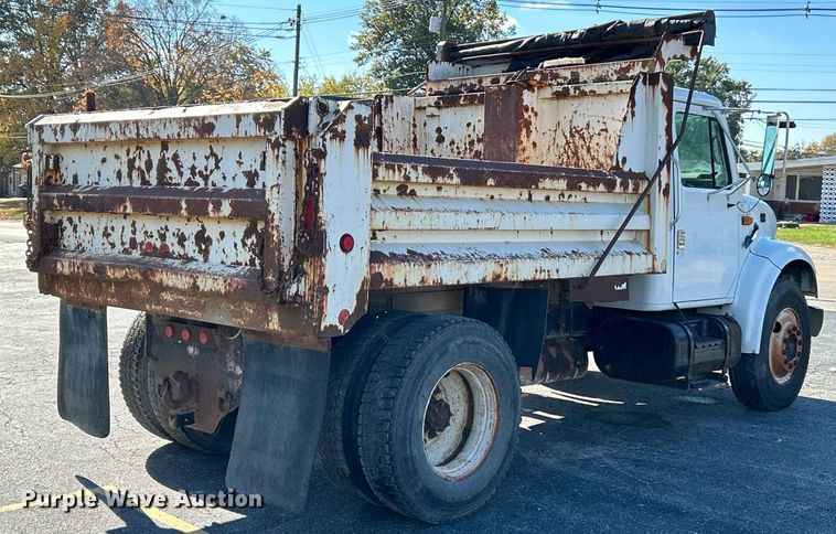 image for item NR9333 1996 International 4700  dump truck