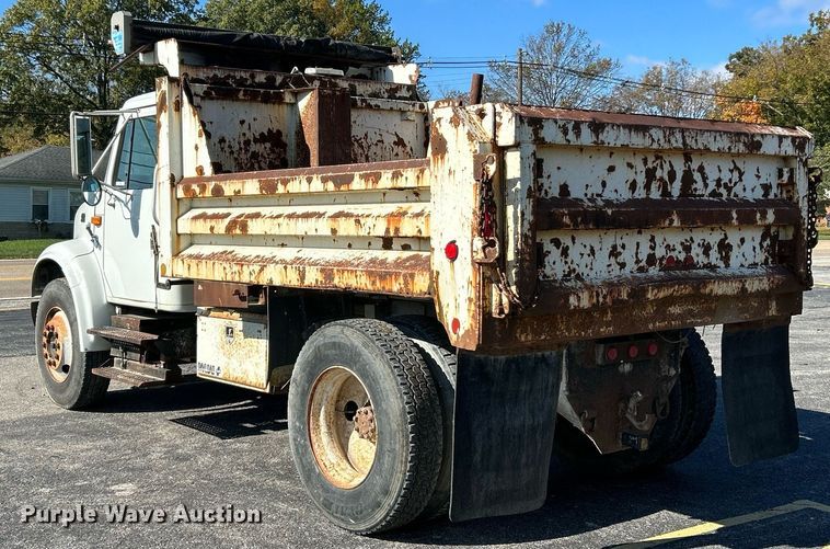 image for item NR9333 1996 International 4700  dump truck