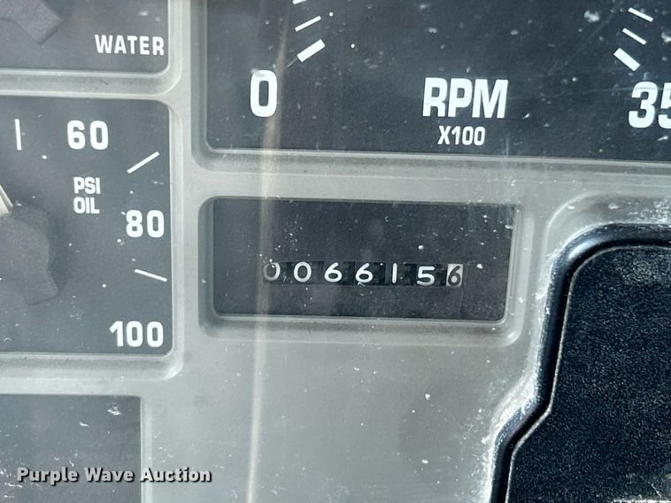 image for item NR9333 1996 International 4700  dump truck