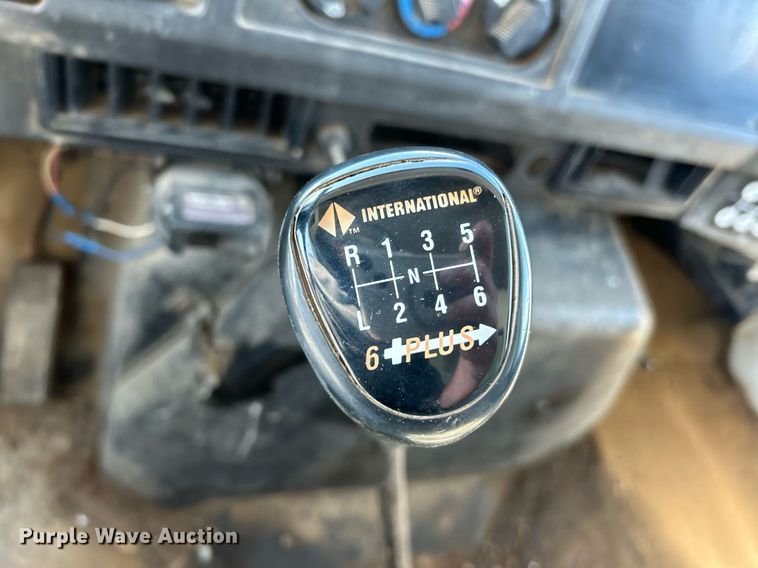 image for item NR9333 1996 International 4700  dump truck