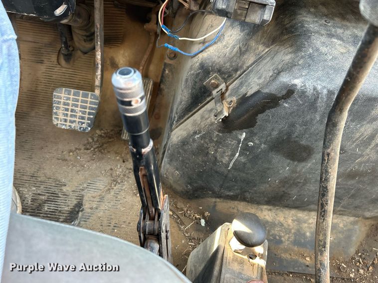 image for item NR9333 1996 International 4700  dump truck