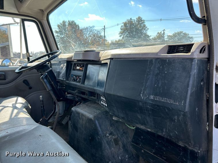 image for item NR9333 1996 International 4700  dump truck