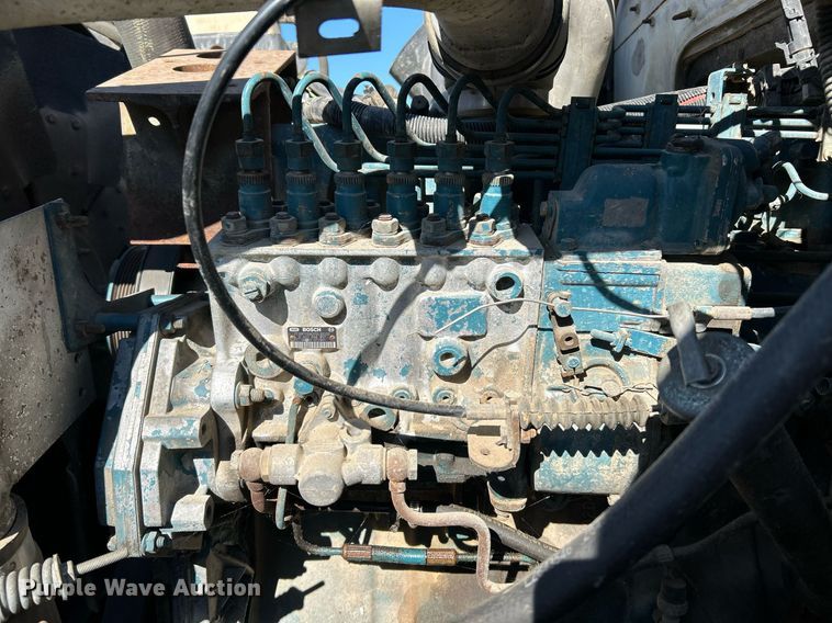 image for item NR9333 1996 International 4700  dump truck